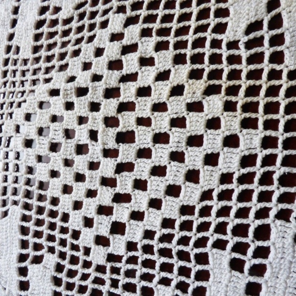 VTG 1930-40's Handmade Crochet White Bedspread Coverlet or tablecloth 82"x 98" - Picture 6 of 11